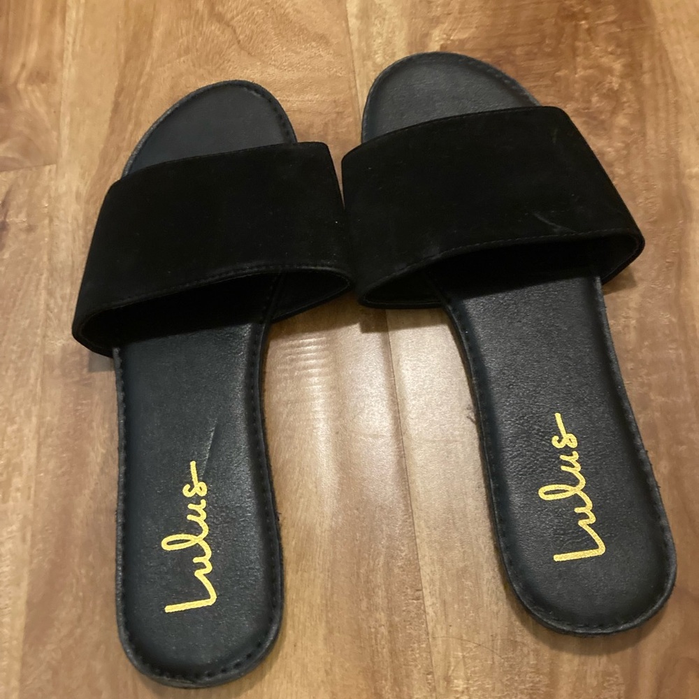 Lulu's Addison Black Nubuck Slide Sandals